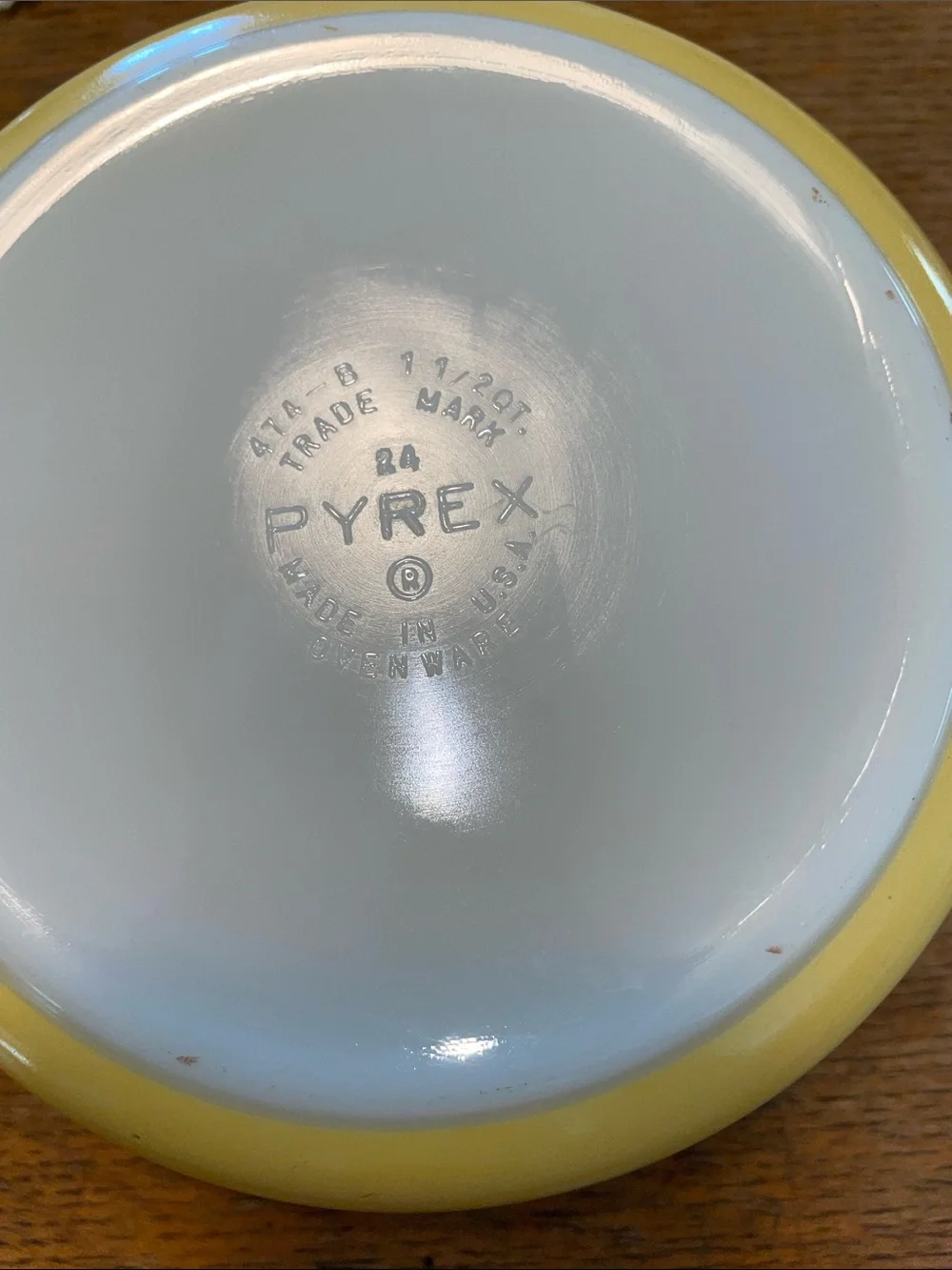 Pyrex Yellow Starburst Covered Casserole with Clear Lid